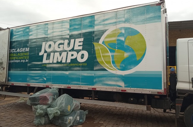 Agropecuária de Dona Francisca realiza recolhimento de embalagens vazias de lubrificantes